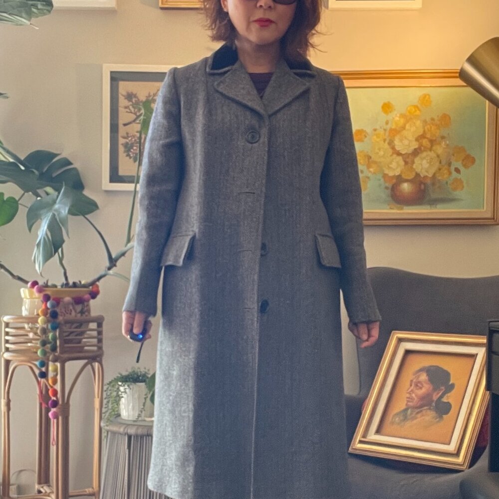 Vintage 1990s Black Herringbone Coat with Black Velvet Trim Collar Size Small